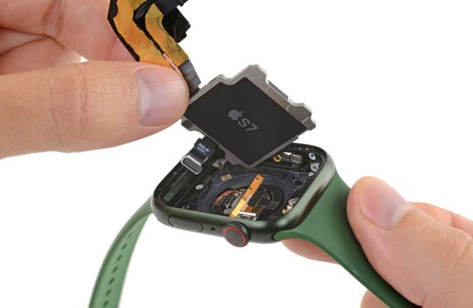 iFixit's Apple Watch Series 7 teardown shows the same display tech as iPhone 130